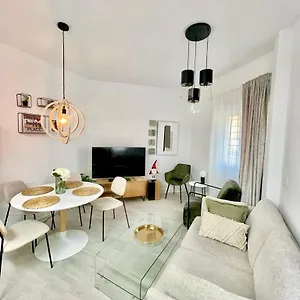 https://apt-modern-private-gym-patio-historical-centre.hotelsinnerja.org