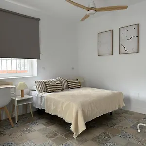 https://the-sunnydise-apartments.hotelsinnerja.org
